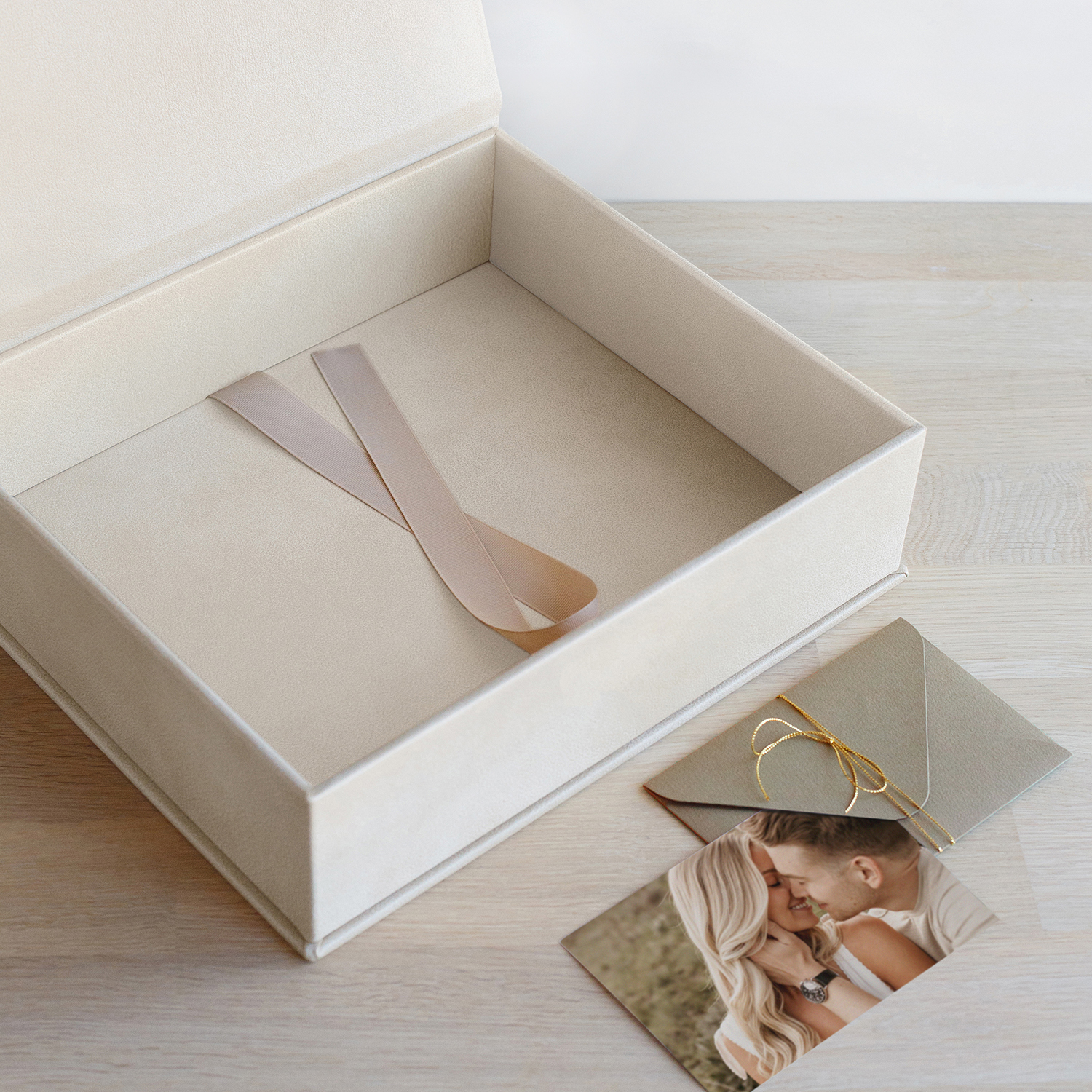 Wedding Keepsake Box | Personalized Memory Box - Image 4