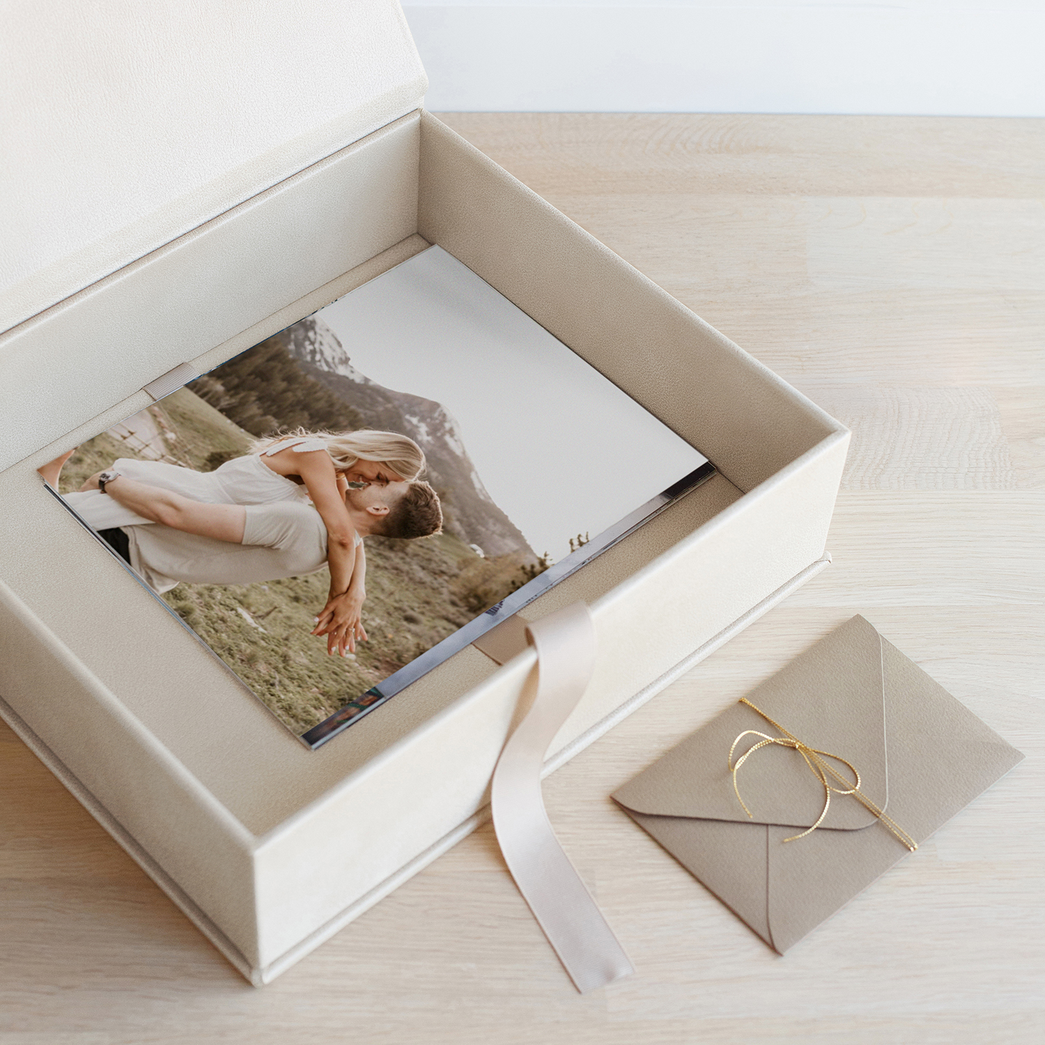 Wedding Keepsake Box | Personalized Memory Box - Image 2
